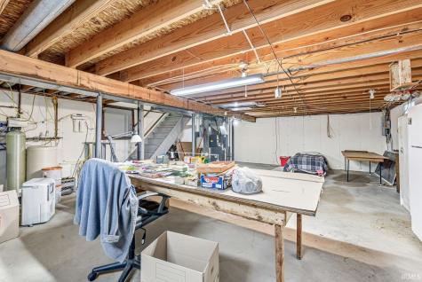 1840 Saint Michaels Court South Bend IN 46614