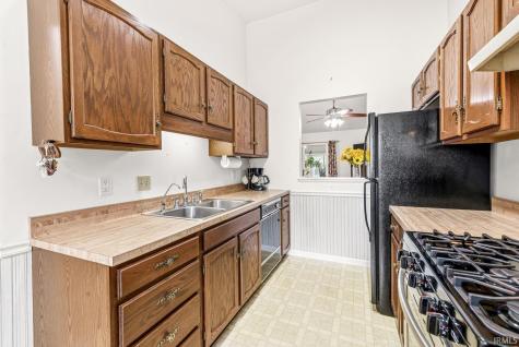 1840 Saint Michaels Court South Bend IN 46614