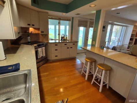10660 N South Shore Drive Syracuse IN 46567