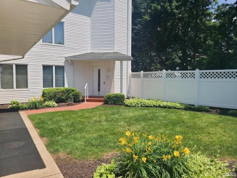 10660 N South Shore Drive Syracuse IN 46567