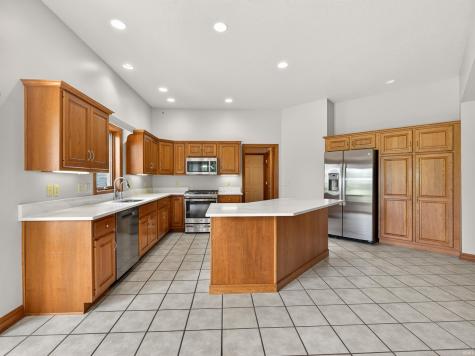 1908 Bent Tree Court Auburn IN 46706