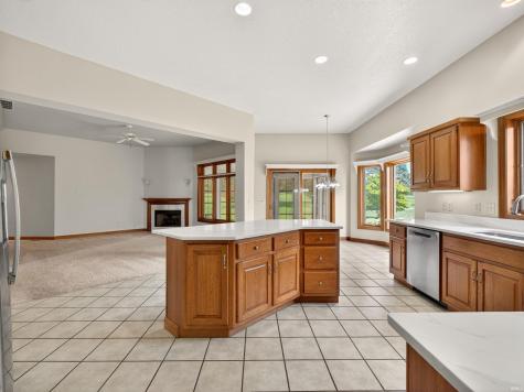 1908 Bent Tree Court Auburn IN 46706