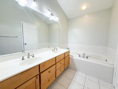 5614 Garden Terrace South Bend IN 46614