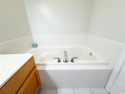 5614 Garden Terrace South Bend IN 46614