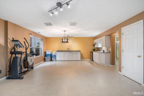 1872 Valley View Drive Kokomo IN 46902