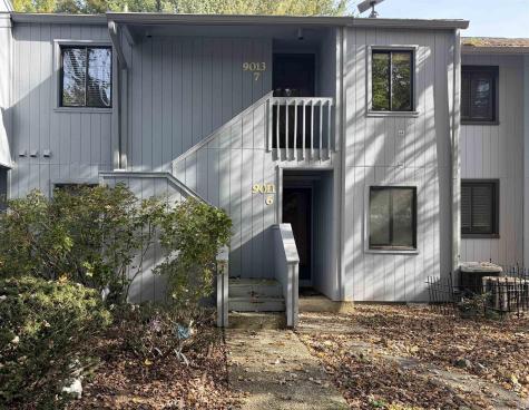 9013 S Pointe Ridge Lane Bloomington IN 47401
