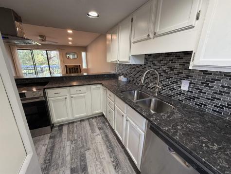 9013 S Pointe Ridge Lane Bloomington IN 47401