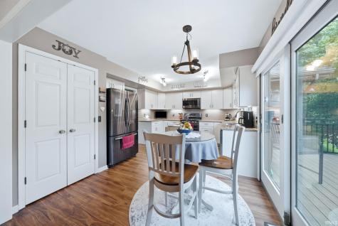 2522 E Saint Thomas Point Fort Wayne IN 46815