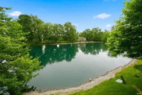2522 E Saint Thomas Point Fort Wayne IN 46815