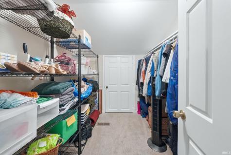 2522 E Saint Thomas Point Fort Wayne IN 46815