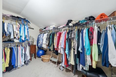 2522 E Saint Thomas Point Fort Wayne IN 46815