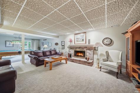 2522 E Saint Thomas Point Fort Wayne IN 46815