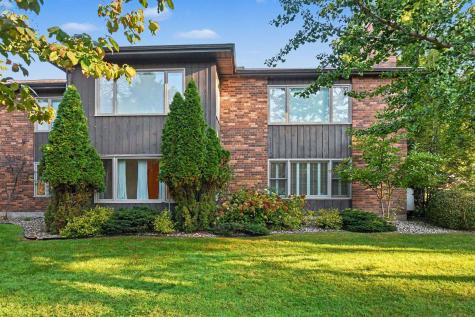 732 Riverside Court South Bend IN 46616
