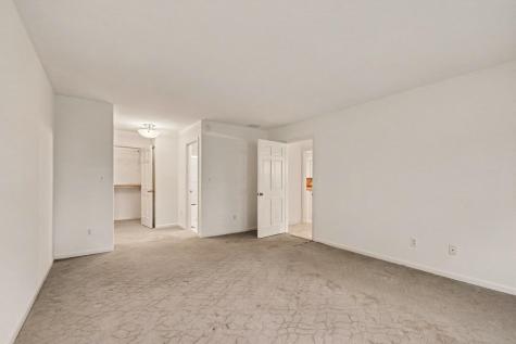 732 Riverside Court South Bend IN 46616