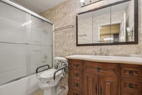 732 Riverside Court South Bend IN 46616