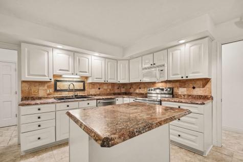 732 Riverside Court South Bend IN 46616