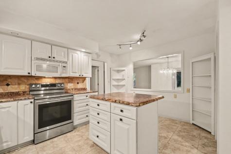 732 Riverside Court South Bend IN 46616