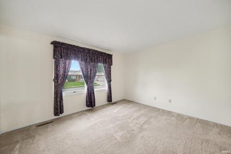 5814 Aberdeen Drive South Bend IN 46614