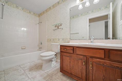 5814 Aberdeen Drive South Bend IN 46614