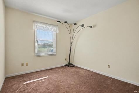 2007 E Farnsworth Drive South Bend IN 46614