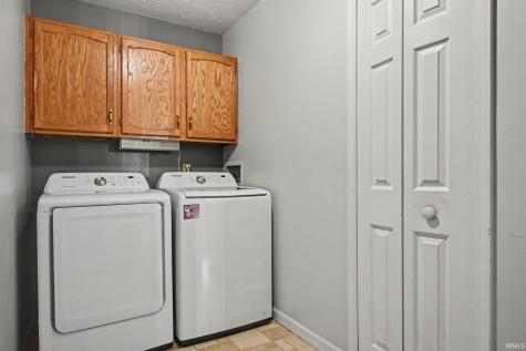 2007 E Farnsworth Drive South Bend IN 46614