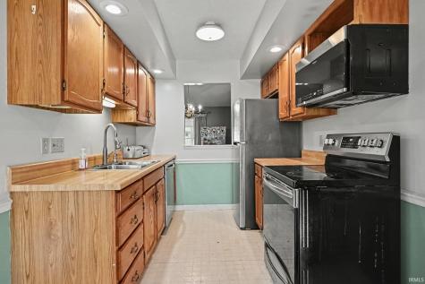 2007 E Farnsworth Drive South Bend IN 46614