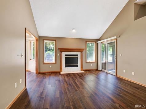 918 Falcon Creek Parkway Fort Wayne IN 46845