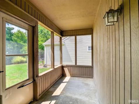 918 Falcon Creek Parkway Fort Wayne IN 46845