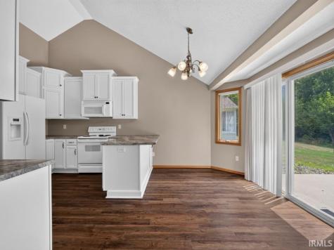 918 Falcon Creek Parkway Fort Wayne IN 46845
