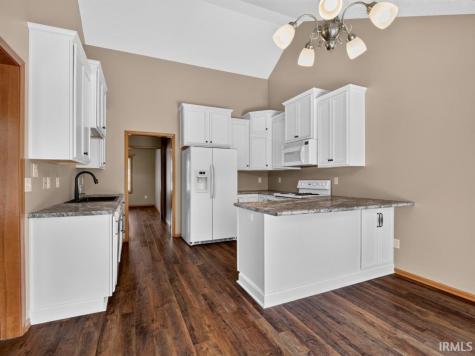 918 Falcon Creek Parkway Fort Wayne IN 46845