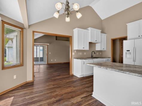 918 Falcon Creek Parkway Fort Wayne IN 46845