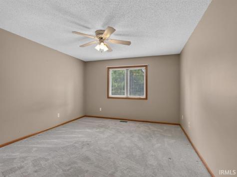 918 Falcon Creek Parkway Fort Wayne IN 46845