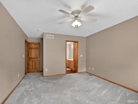 918 Falcon Creek Parkway Fort Wayne IN 46845