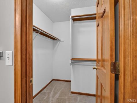 918 Falcon Creek Parkway Fort Wayne IN 46845