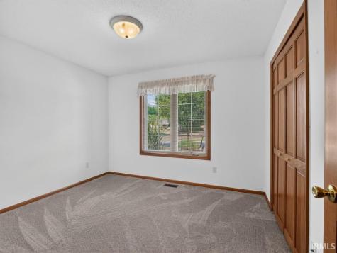 918 Falcon Creek Parkway Fort Wayne IN 46845