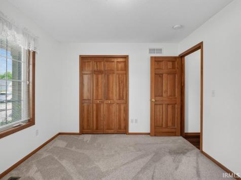 918 Falcon Creek Parkway Fort Wayne IN 46845