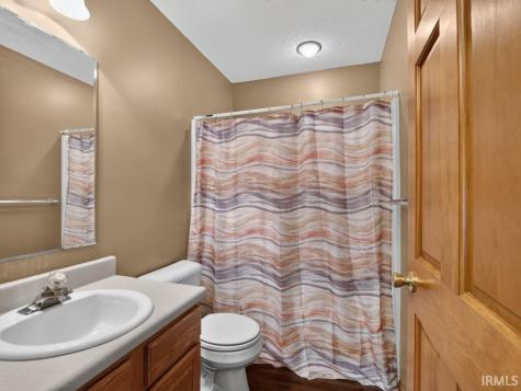 918 Falcon Creek Parkway Fort Wayne IN 46845