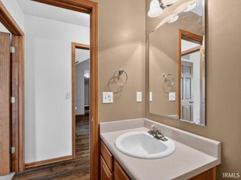 918 Falcon Creek Parkway Fort Wayne IN 46845