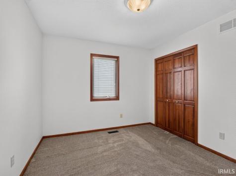 918 Falcon Creek Parkway Fort Wayne IN 46845