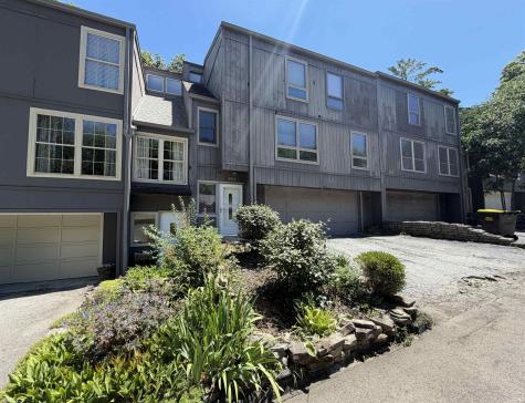 2913 W Winterberry Court Bloomington IN 47404