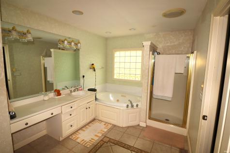 2426 Cheverly Lane Fort Wayne IN 46804