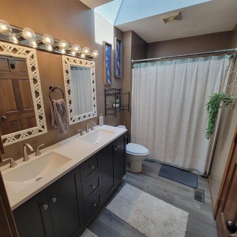 5136 Pinebrook Drive Fort Wayne IN 46804