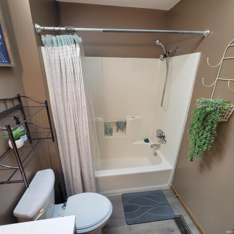 5136 Pinebrook Drive Fort Wayne IN 46804