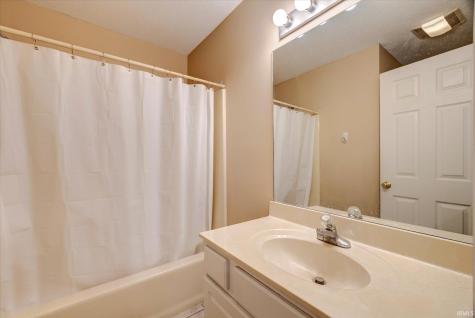 3425 S Oaklawn Circle Bloomington IN 47401