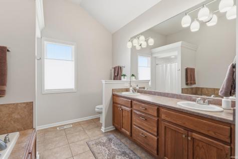 212 Fiddlers Cove Fort Wayne IN 46825