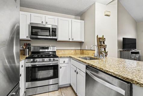 1527 N Oakhill Drive South Bend IN 46637