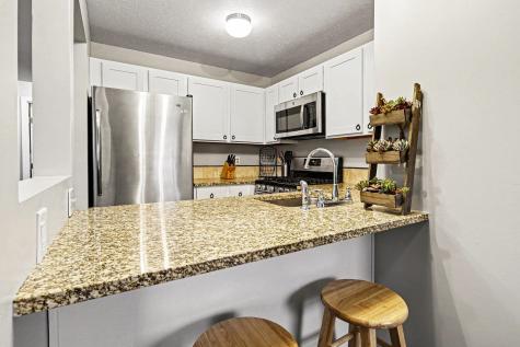 1527 N Oakhill Drive South Bend IN 46637