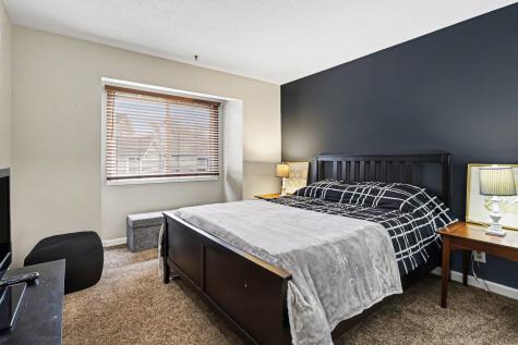 1527 N Oakhill Drive South Bend IN 46637