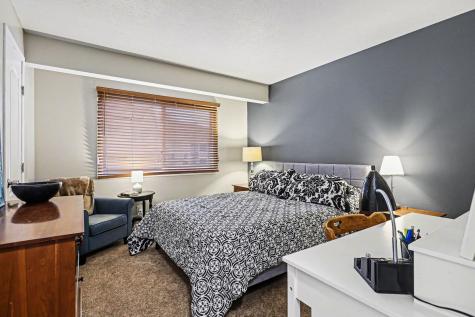 1527 N Oakhill Drive South Bend IN 46637