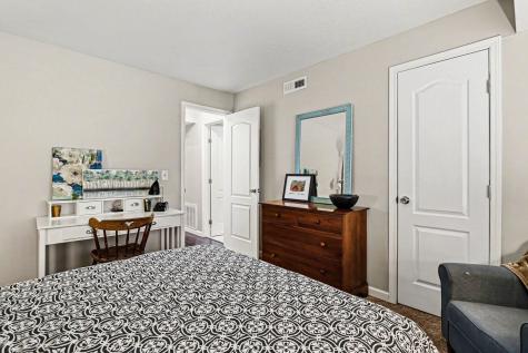 1527 N Oakhill Drive South Bend IN 46637
